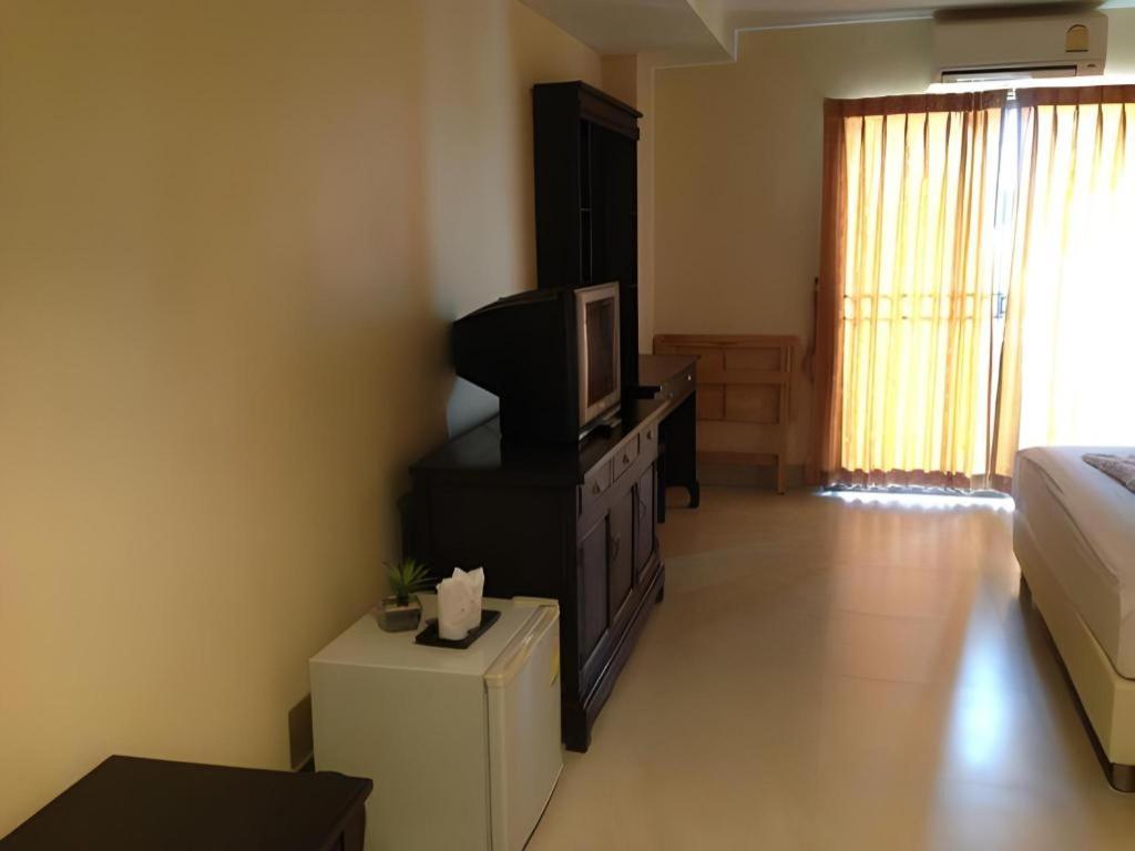 Rayong Lanna Hotel Exterior foto