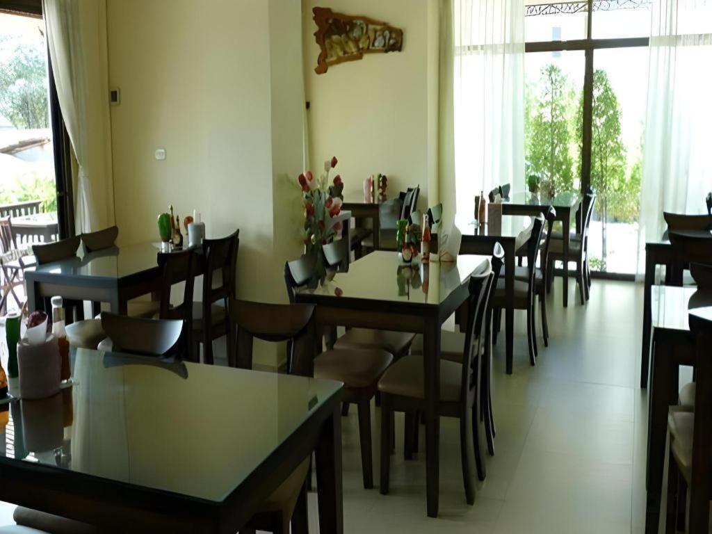 Rayong Lanna Hotel Exterior foto