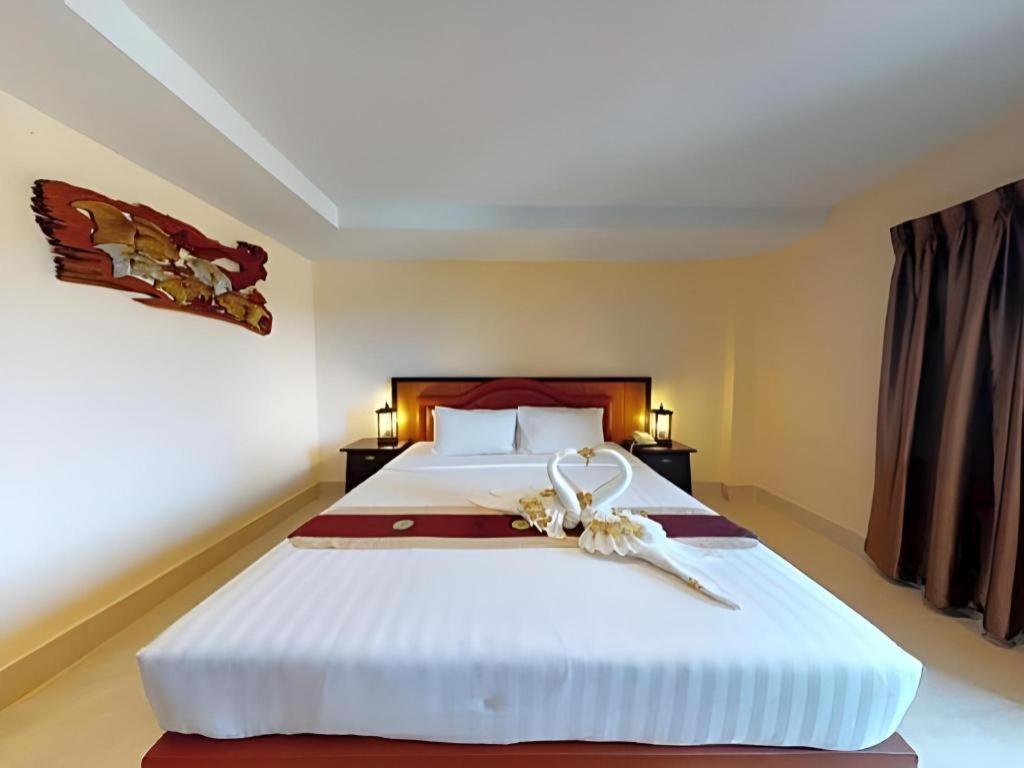 Rayong Lanna Hotel Exterior foto