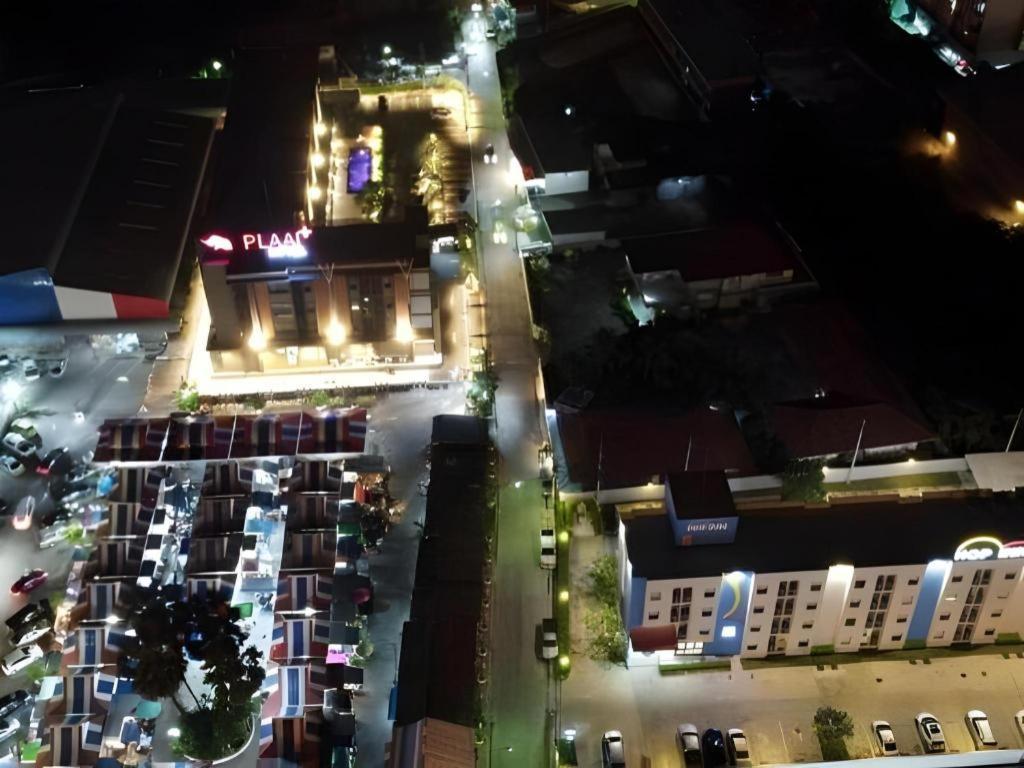Rayong Lanna Hotel Exterior foto